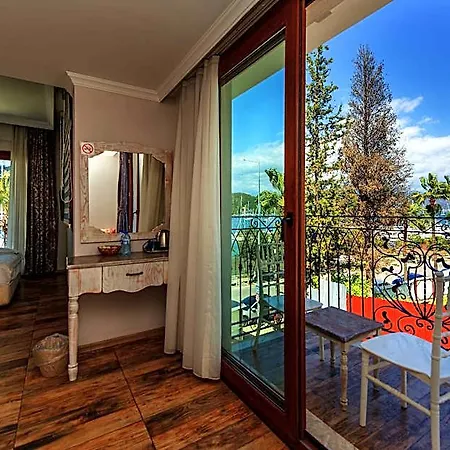 Cennet Life Hotel 3*